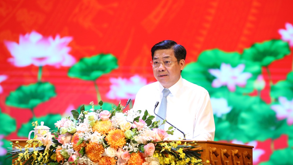 Bài phát biểu của đồng chí Dương Văn Thái, Ủy viên Trung ương Đảng, Bí thư Tỉnh ủy, Trưởng đoàn...