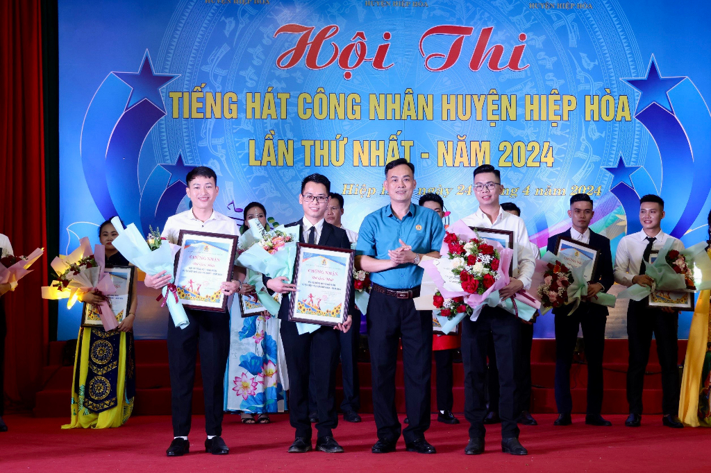 Hiệp Hòa: Tổ chức Hội thi Tiếng hát công nhân năm 2024|https://ldld.bacgiang.gov.vn/en_GB/chi-tiet-tin-tuc/-/asset_publisher/YmU8x49jLps2/content/hiep-hoa-to-chuc-hoi-thi-tieng-hat-cong-nhan-nam-2024