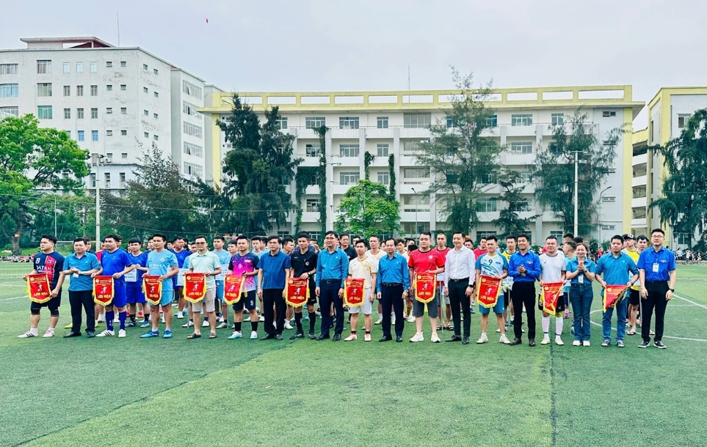Thành phố Bắc Giang khai mạc  giải bóng đá thanh niên CNLĐ khối doanh nghiệp năm 2024