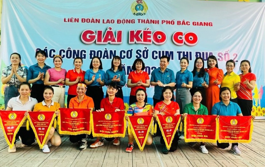 Thành phố Bắc Giang: Cụm thi đua số 2 CĐCS các trường Mầm non tổ chức Giải kéo co