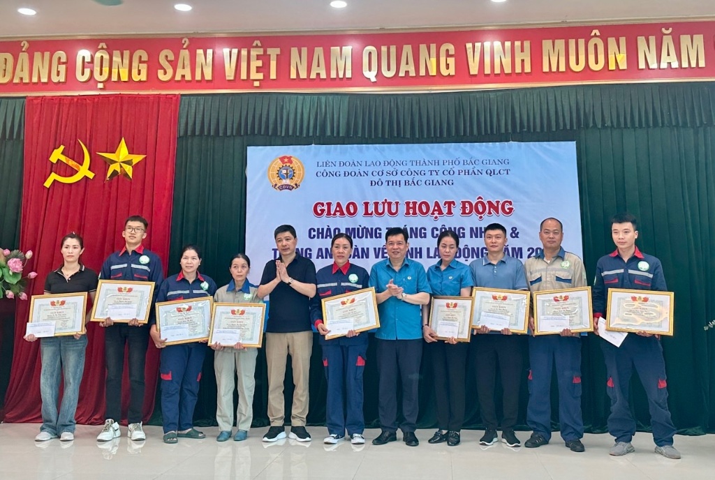 Công đoàn Công ty cổ phần quản lý công trình đô thị Bắc Giang tổ chức ngày hội công nhân lao động...