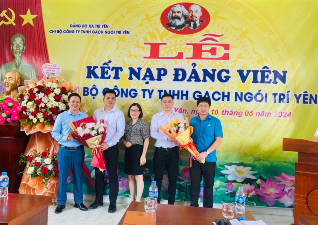 Yên Dũng phối hợp tuyên truyền kết nạp Đảng viên mới tại Công ty TNHH gạch ngói Trí Yên Bắc Giang...